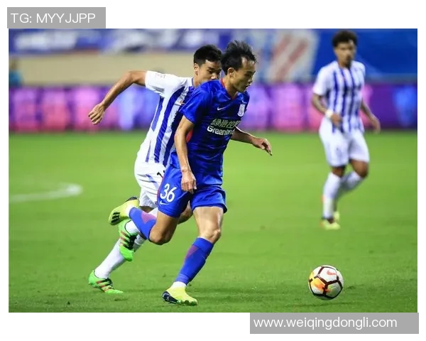 富力与申花激战正酣文字直播带你全程体验精彩瞬间